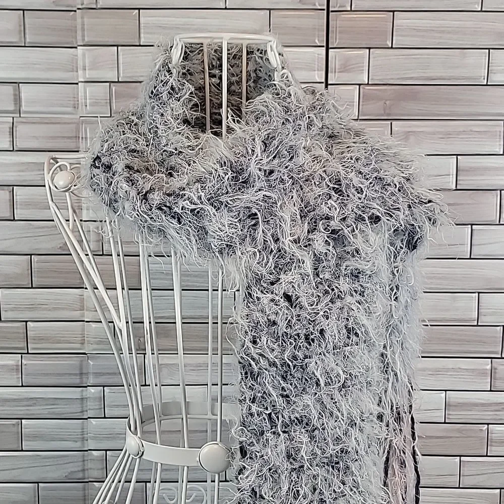 Unbranded black and white eyelash scarf One Size